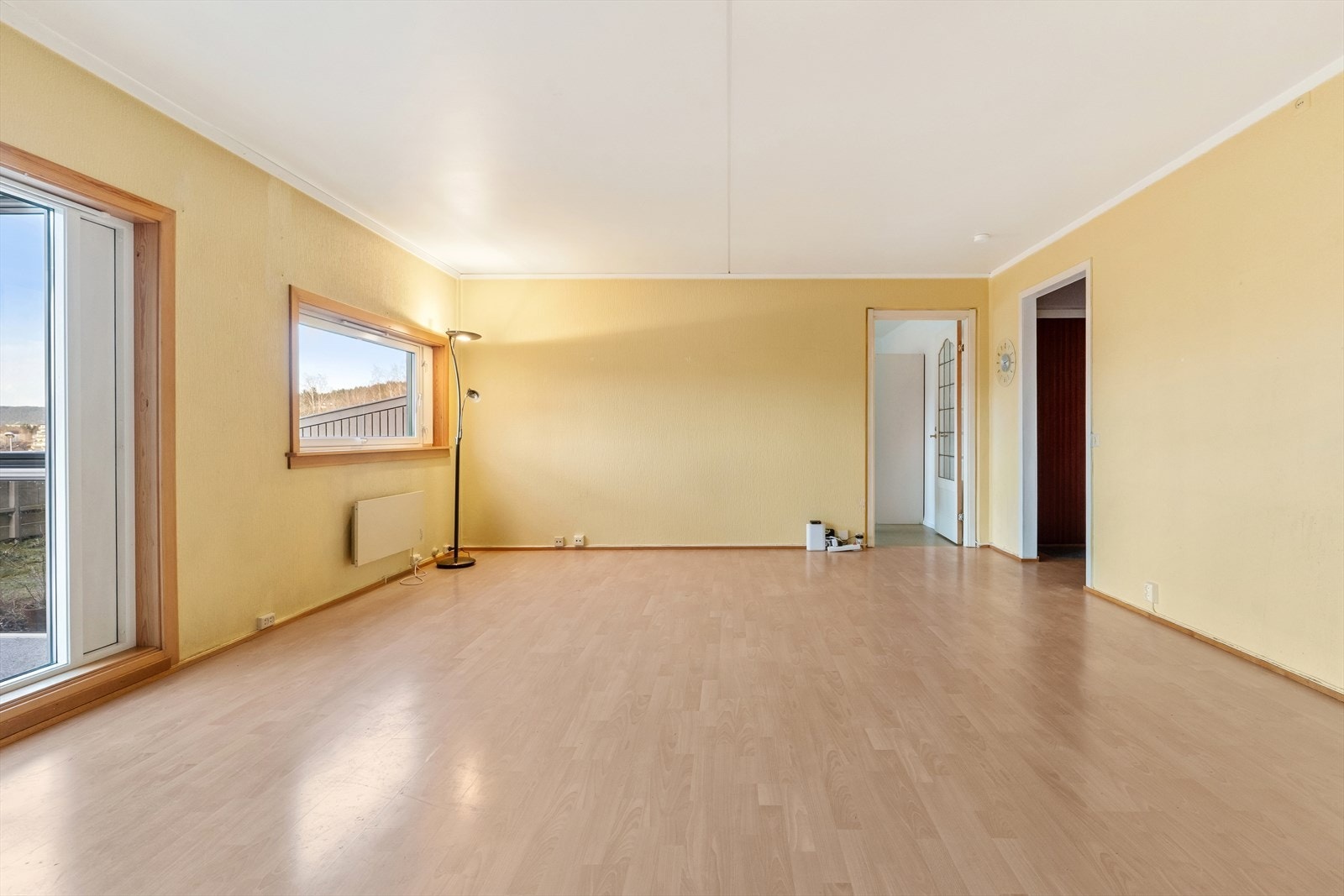 Her er det god plass til mediebenk, sofagruppe og bord. Galleribilde