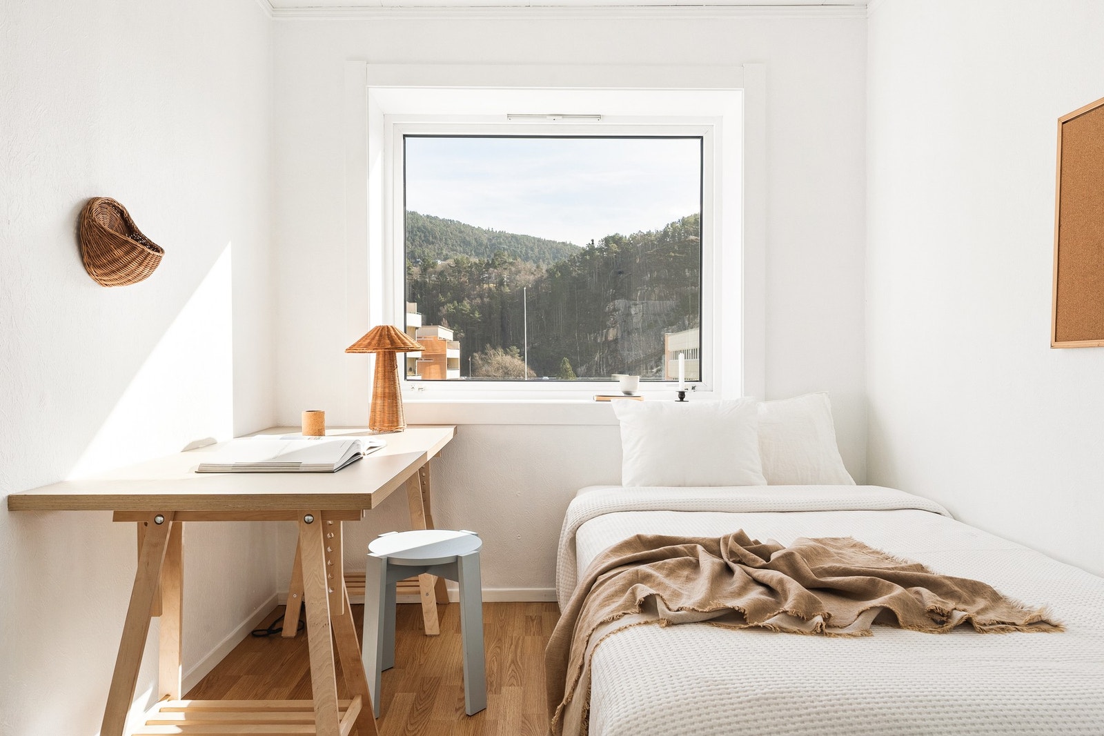 Soverommet måler 8 kvm og har plass til seng og garderobe. Galleribilde