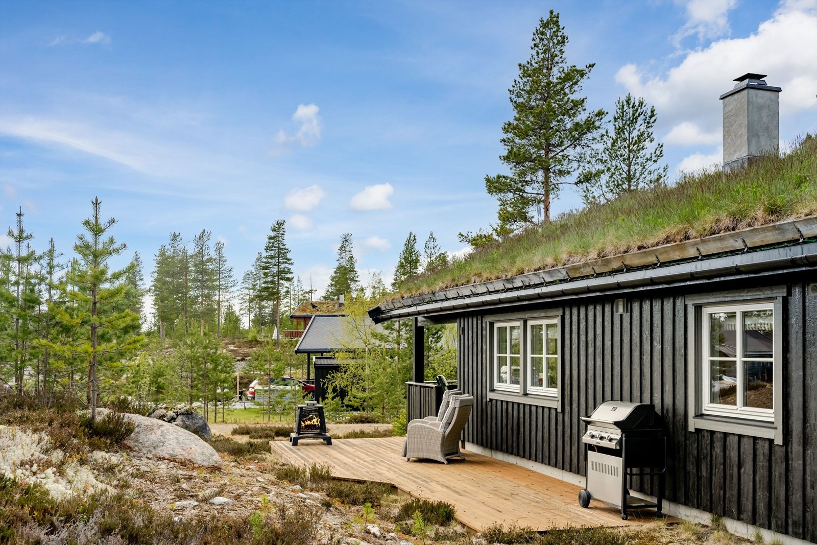 Ski inn/ut fra hytta til anlegget i Furutangen. Galleribilde