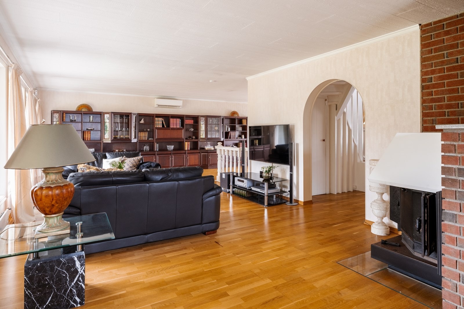 En luft-til-luft-varmepumpe sørger for effektiv oppvarming av etasjen. Galleribilde