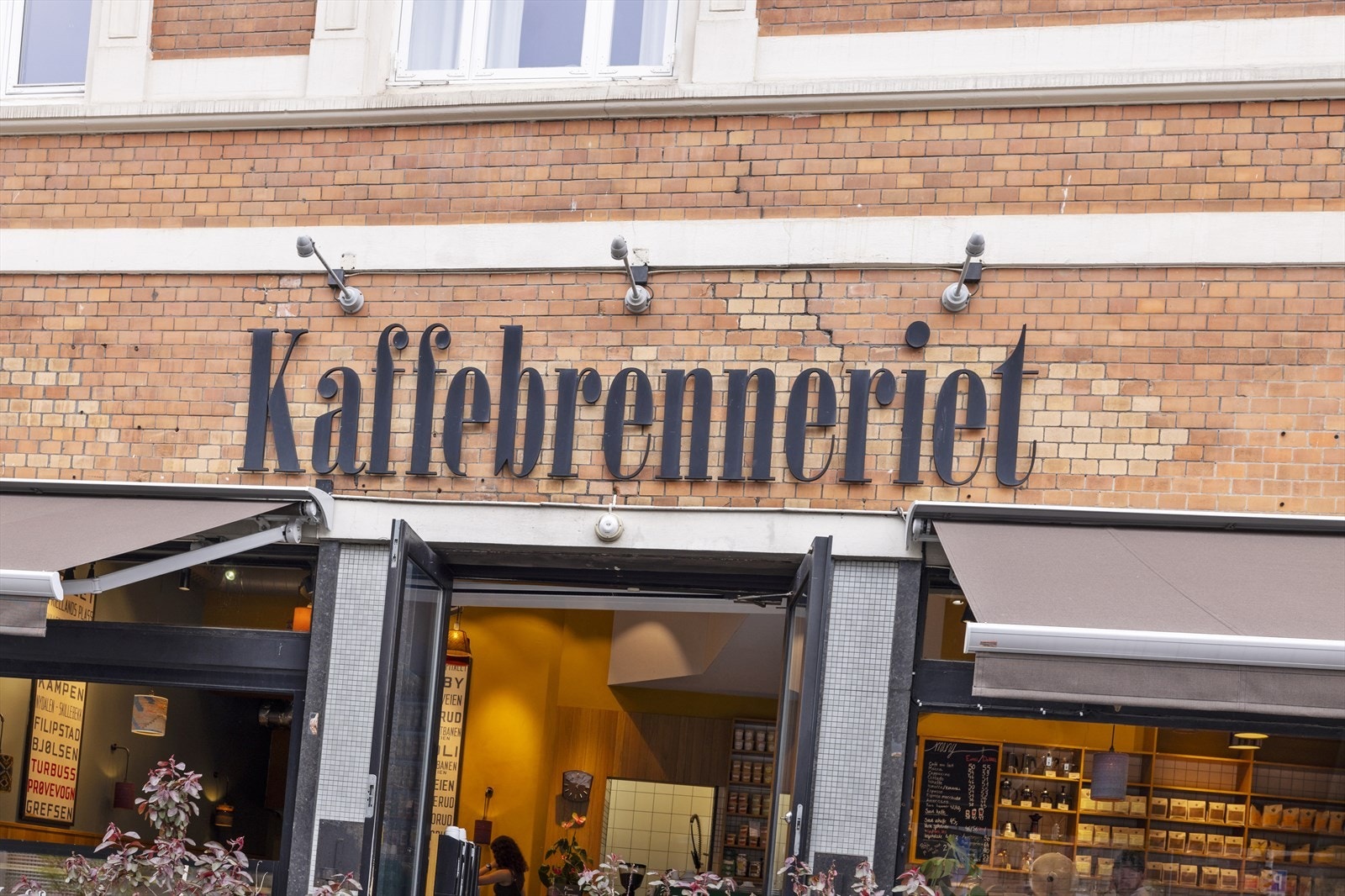 En god kopp kaffe fra Kaffebrenneriet, en kort spasertur fra leiligheten. Galleribilde