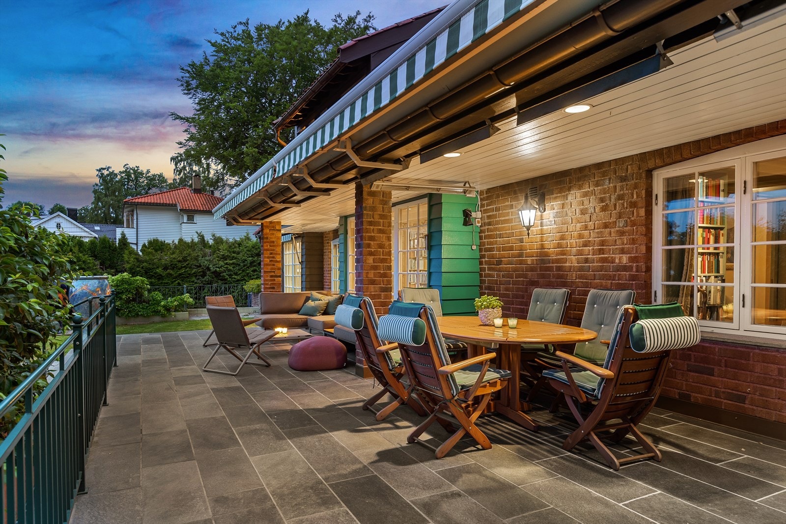 Store, solrike og skjermede utearealer. Galleribilde