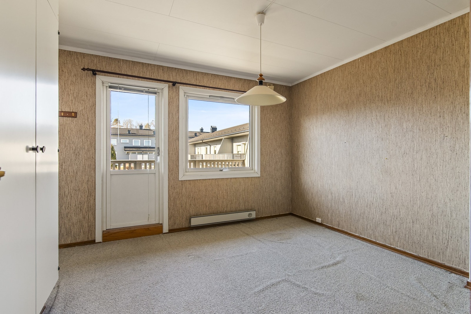 Det ene soverommet har direkte utgang til en egen vestvendt balkong på 7 m². Galleribilde