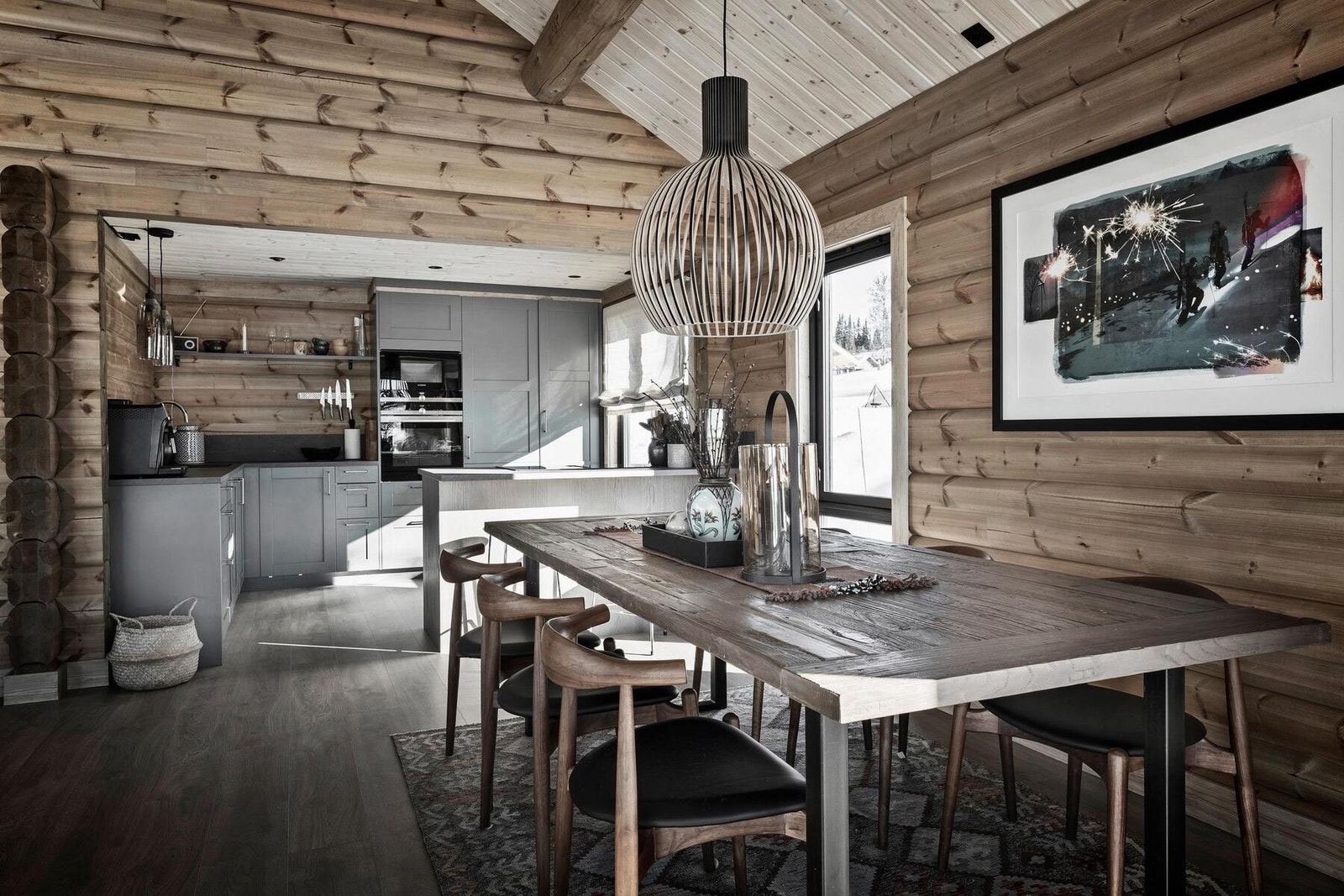 Foto fra kjøkken i en av våre hyttemodeller. Kjøkken fra Strai medfølger Galleribilde