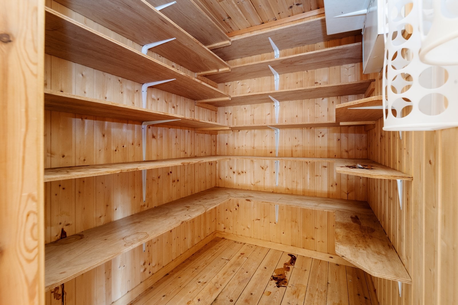 Kjølerom som ligger i fin tilknytning til kjøkkenet. Galleribilde