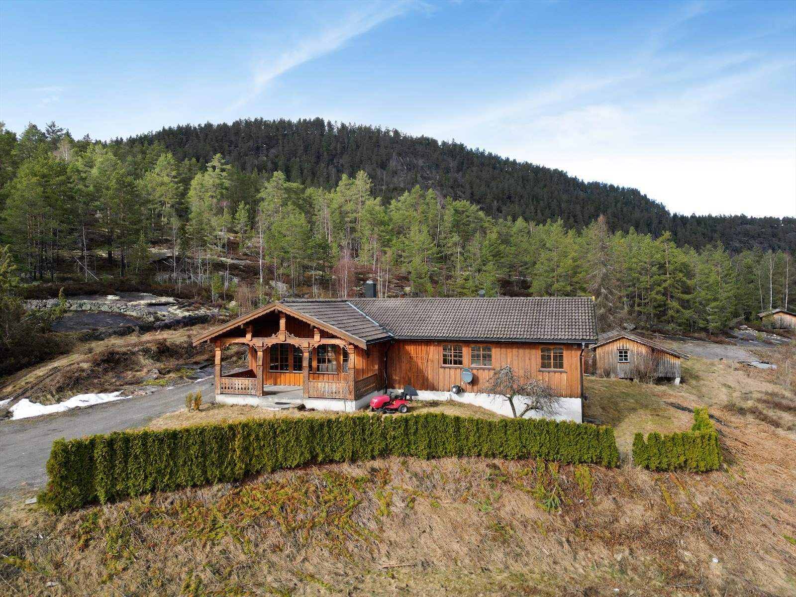 Eiendomsmegler 1 v/ Halvor Østerli presenterer Sulukollvegen 95! Foto: Inbovi Galleribilde