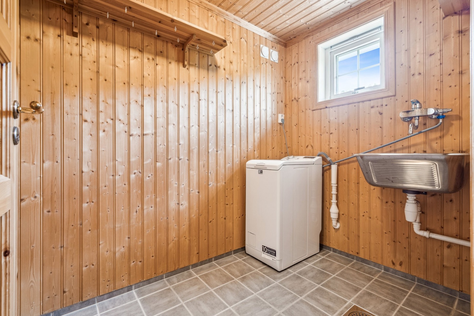 Vaskerom i tilknytning til badet. Galleribilde