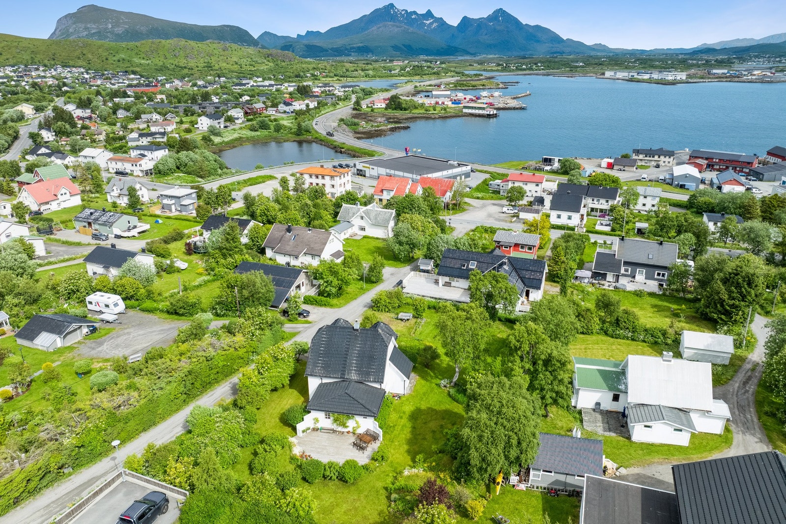 Her ser du eiendommens beliggenhet, sentralt på Gravdal. Galleribilde