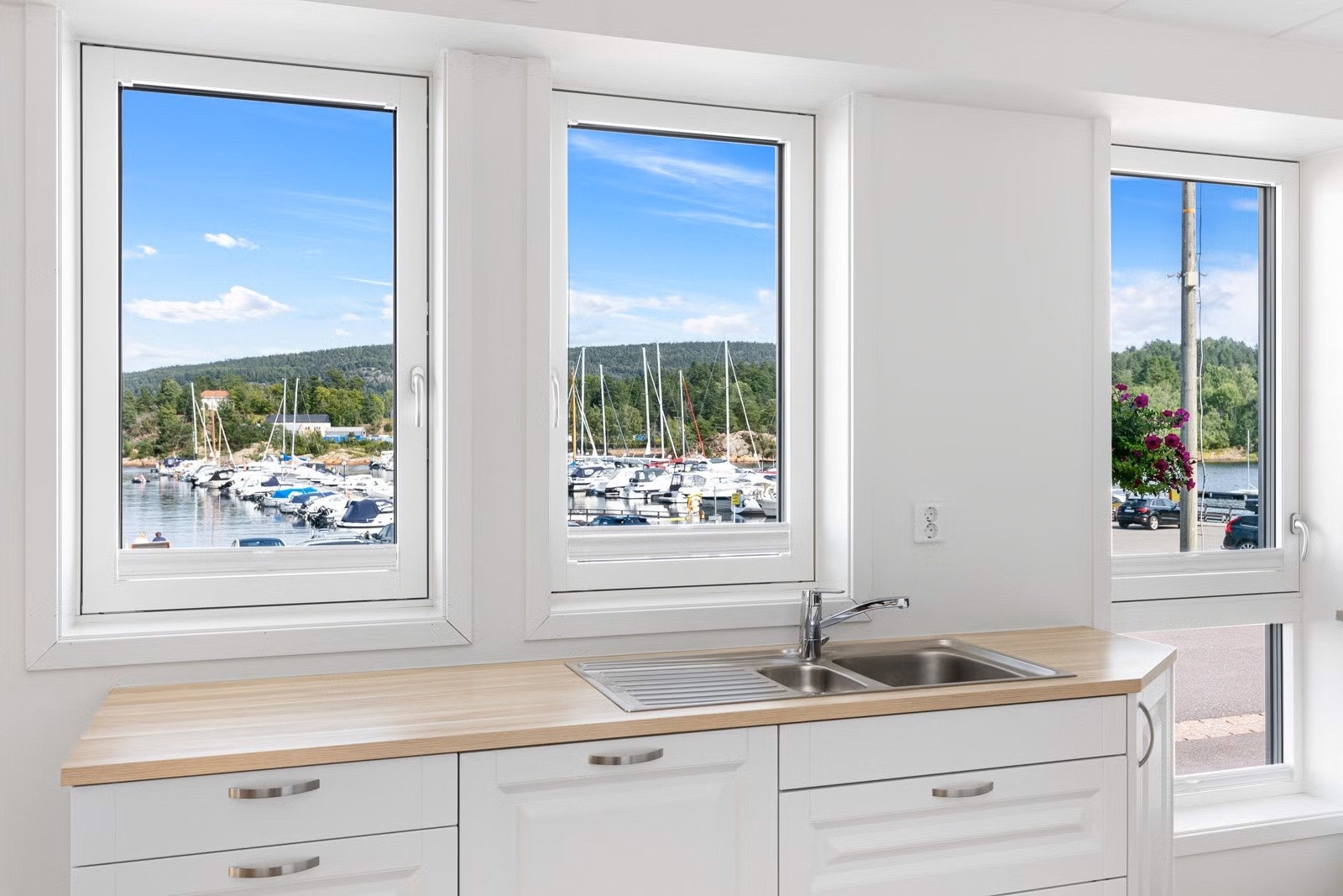 Her har du flott utsikt ned mot havna! Galleribilde