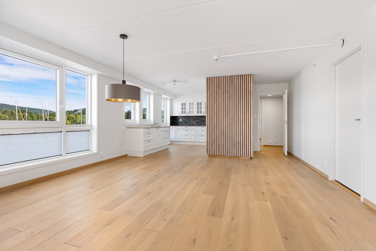 Leiligheten ligger fint til i byggets 1.etasje med en praktisk planløsning Galleribilde