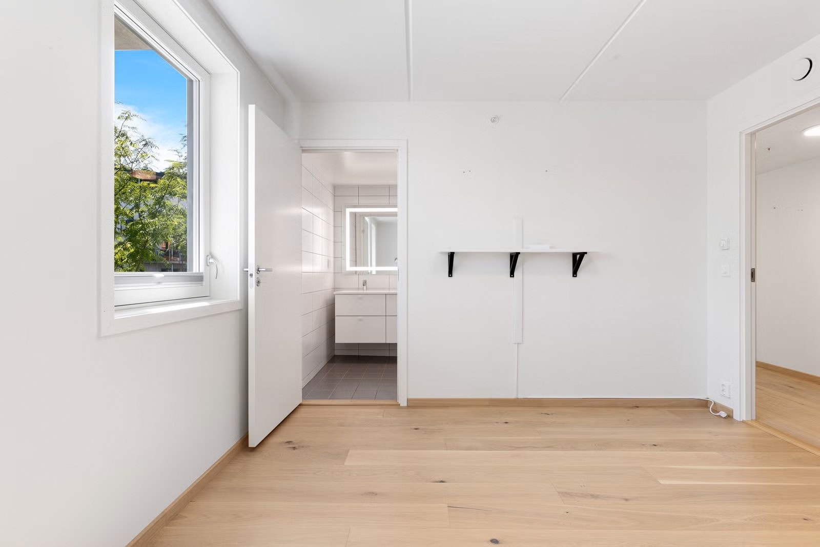 Hovedsoverommet har direkte adkomst til eget bad Galleribilde