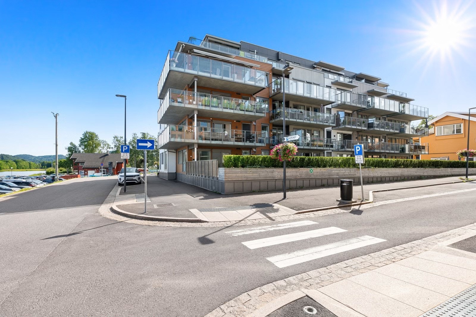 Dette er en nyere og lekker 4-roms leilighet beliggende midt i Sætre sentrum Galleribilde