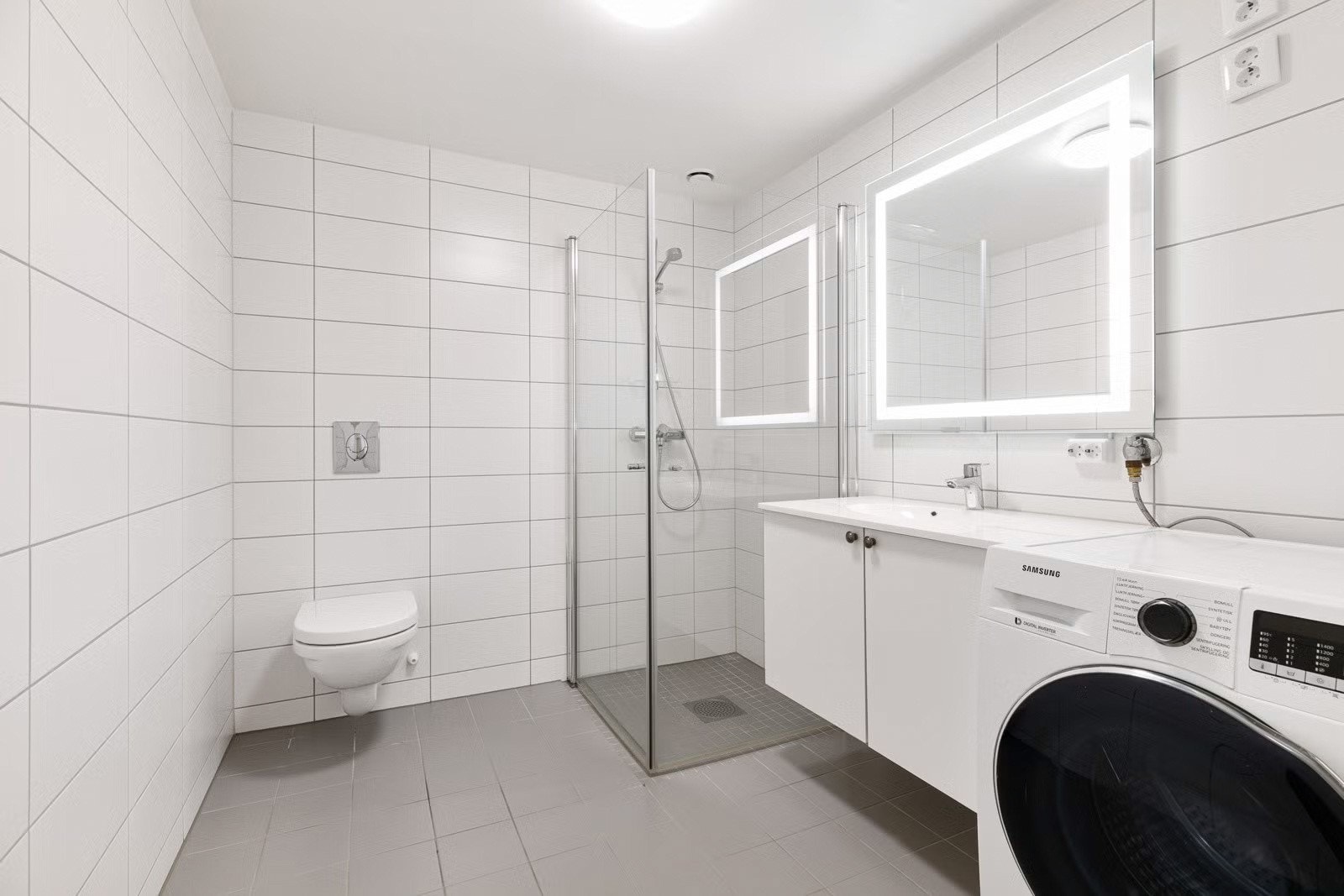 Det andre badet ligger i tilknytning til gangen Galleribilde