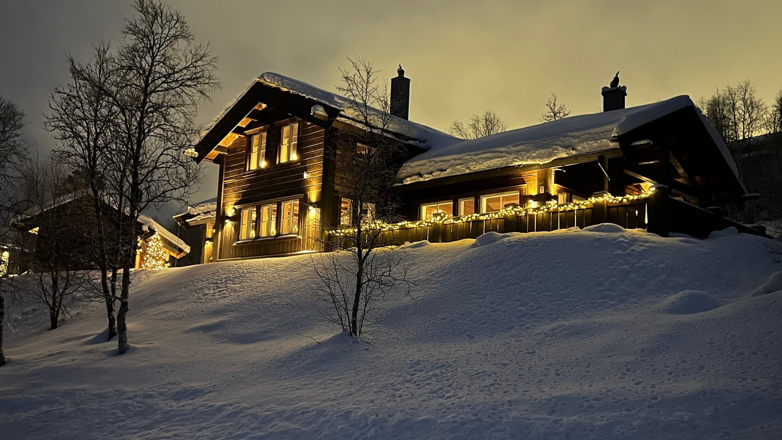 Drømmehytta i vinterdrakt - opplev magisk julestemning (Selgers eget bilde) Galleribilde