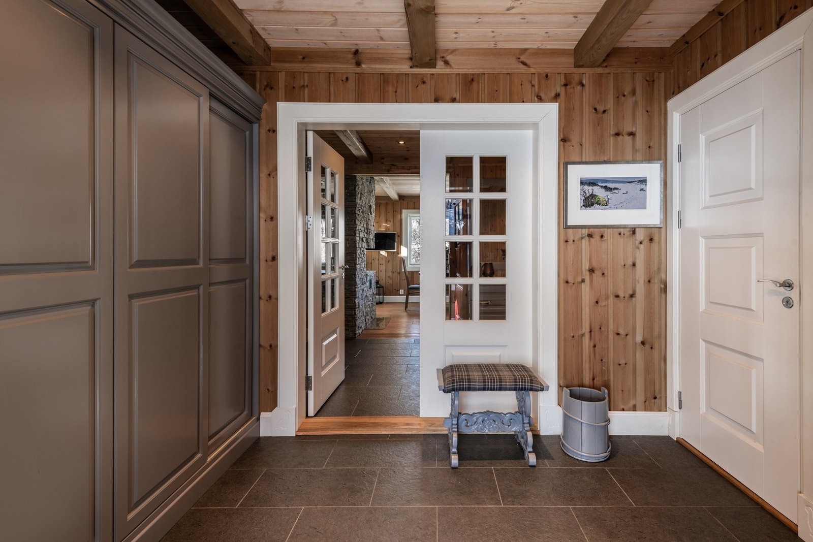 Entré med god oppbevaringsplass Galleribilde