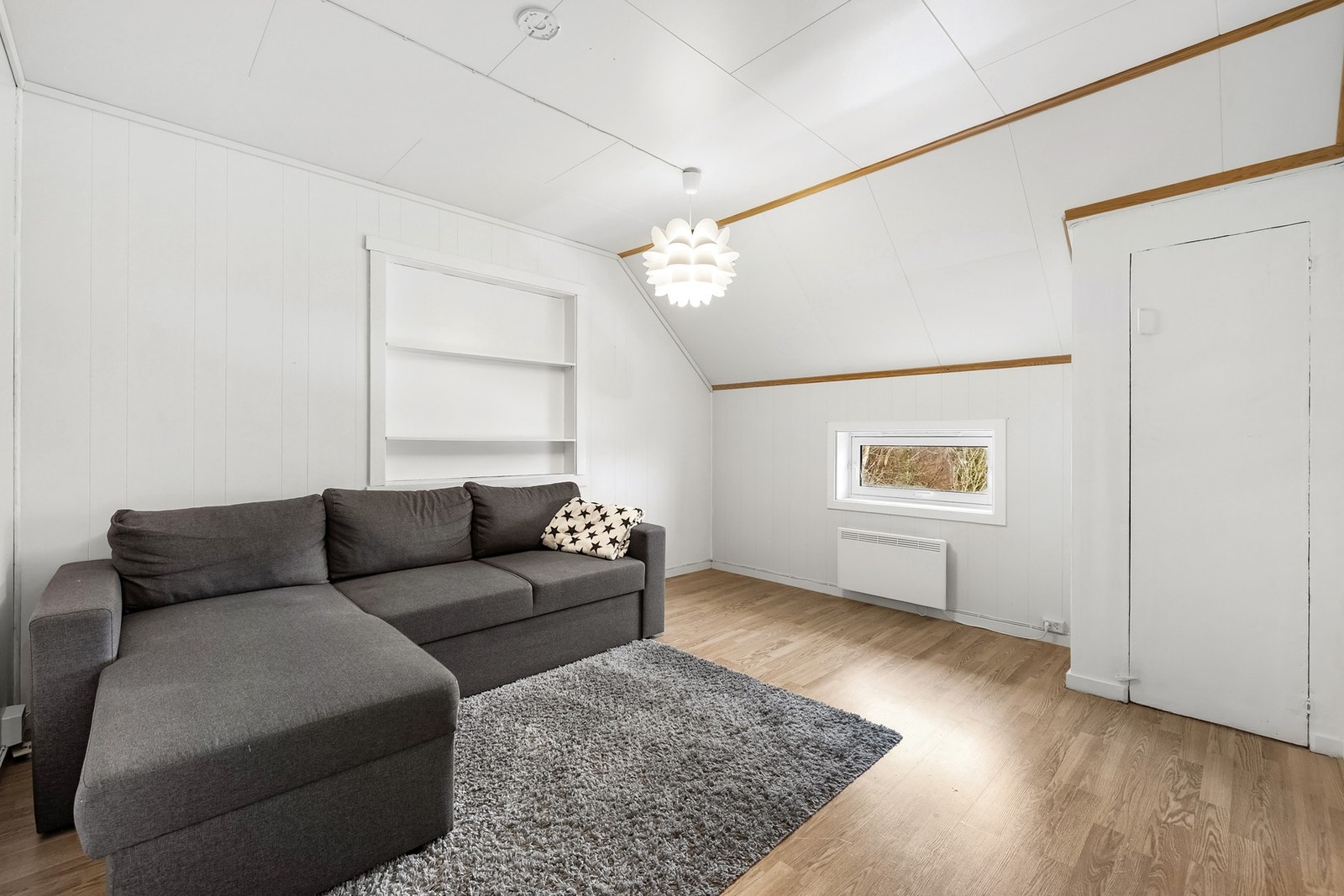 Loftstue på 12,4 kvm. Galleribilde