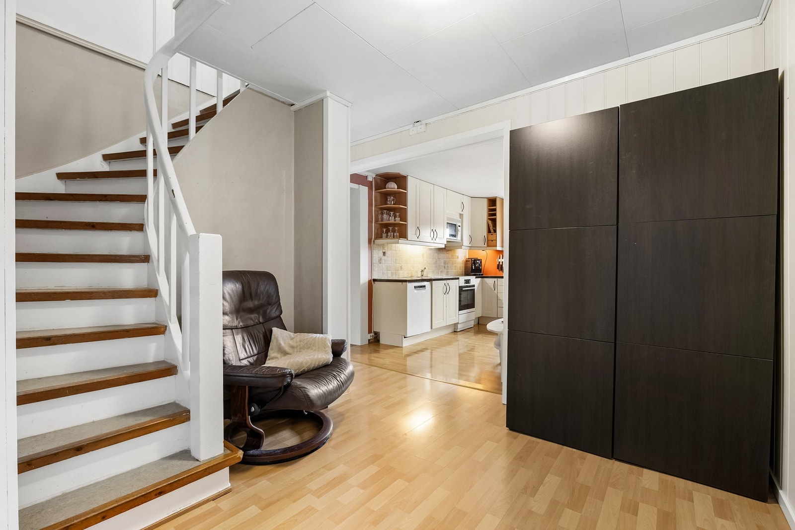 Trappoppgang til loftstue. Galleribilde