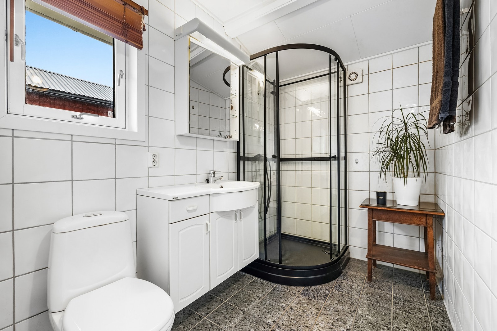 Pent flislagt bad på 4 kvm. Galleribilde