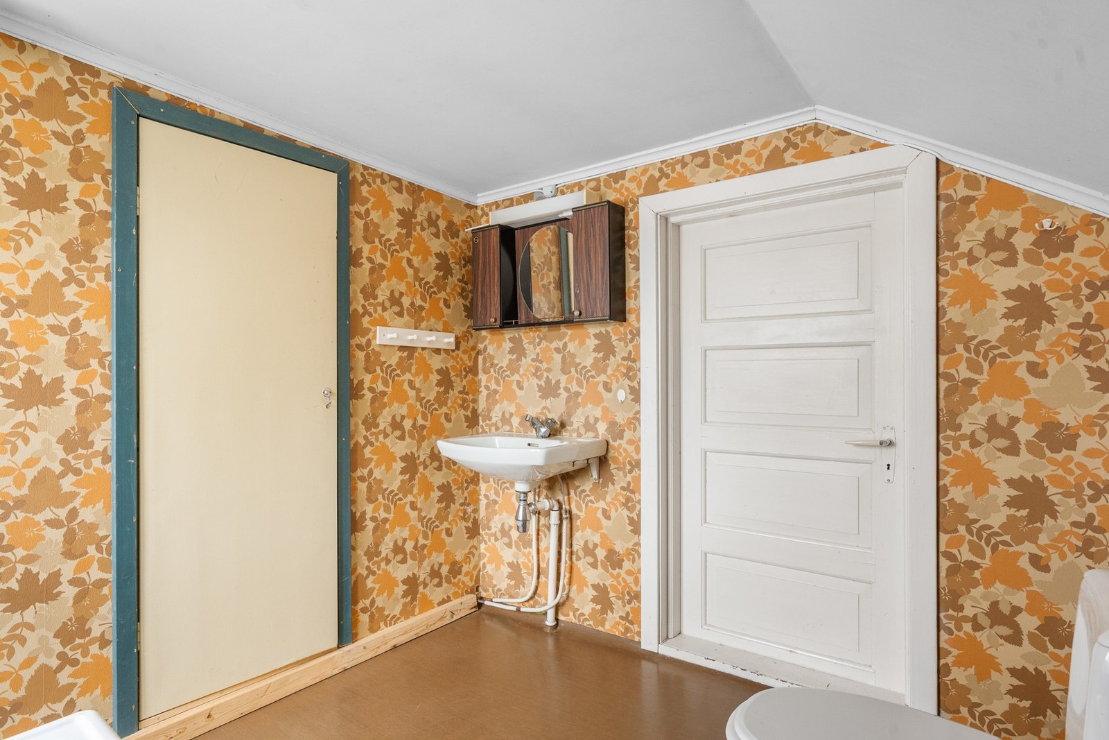 Bad i loftetasje Galleribilde