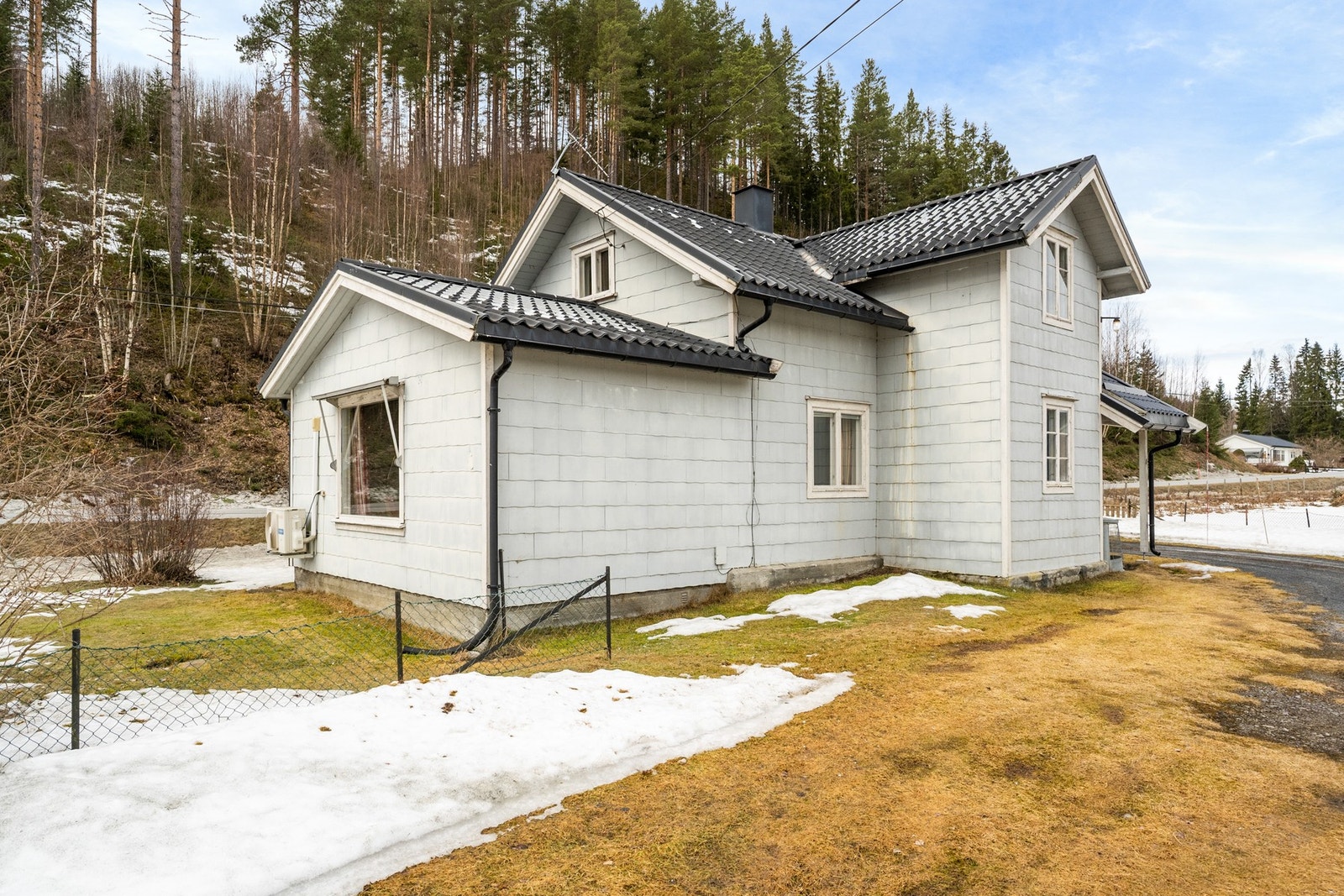 Beliggenheten kombinerer fredelige og landlige omgivelser med kort avstand til nødvendige fasiliteter. Galleribilde