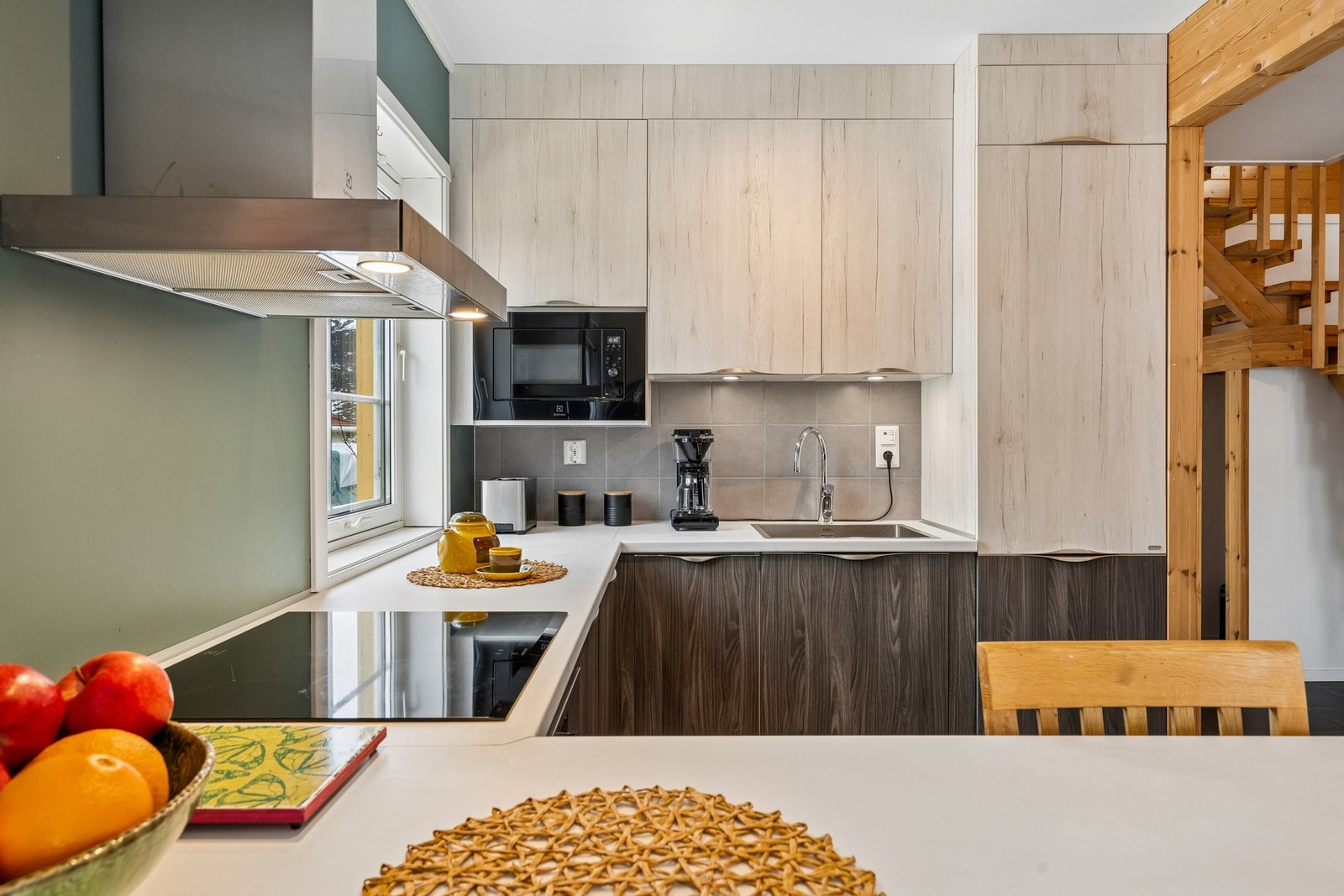 Praktisk barløsning hvor frokosten eller raske måltider kan nytes Galleribilde