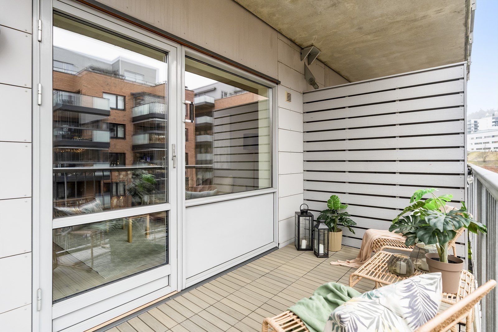 Fra stuen har du tilgang til en sydvendt balkong på 8 kvm. Galleribilde