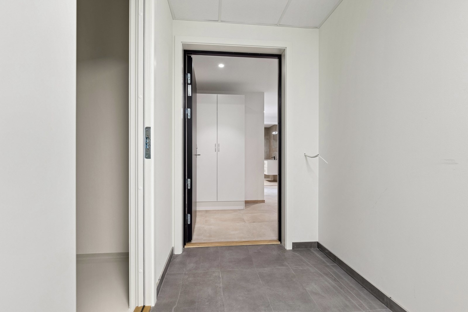 Entré og bod Galleribilde