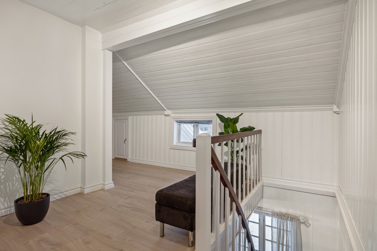 Praktisk og flott oppusset oppgang. Galleribilde