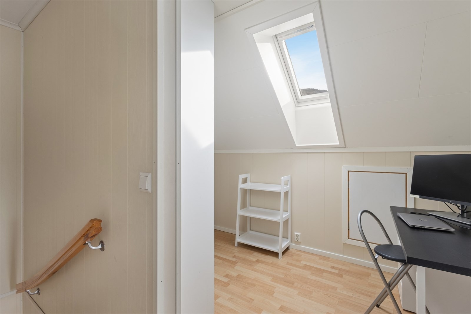 I boligens andre etasje er det i tillegg plass til en kontorløsning eller en koselig TV-stue. Galleribilde