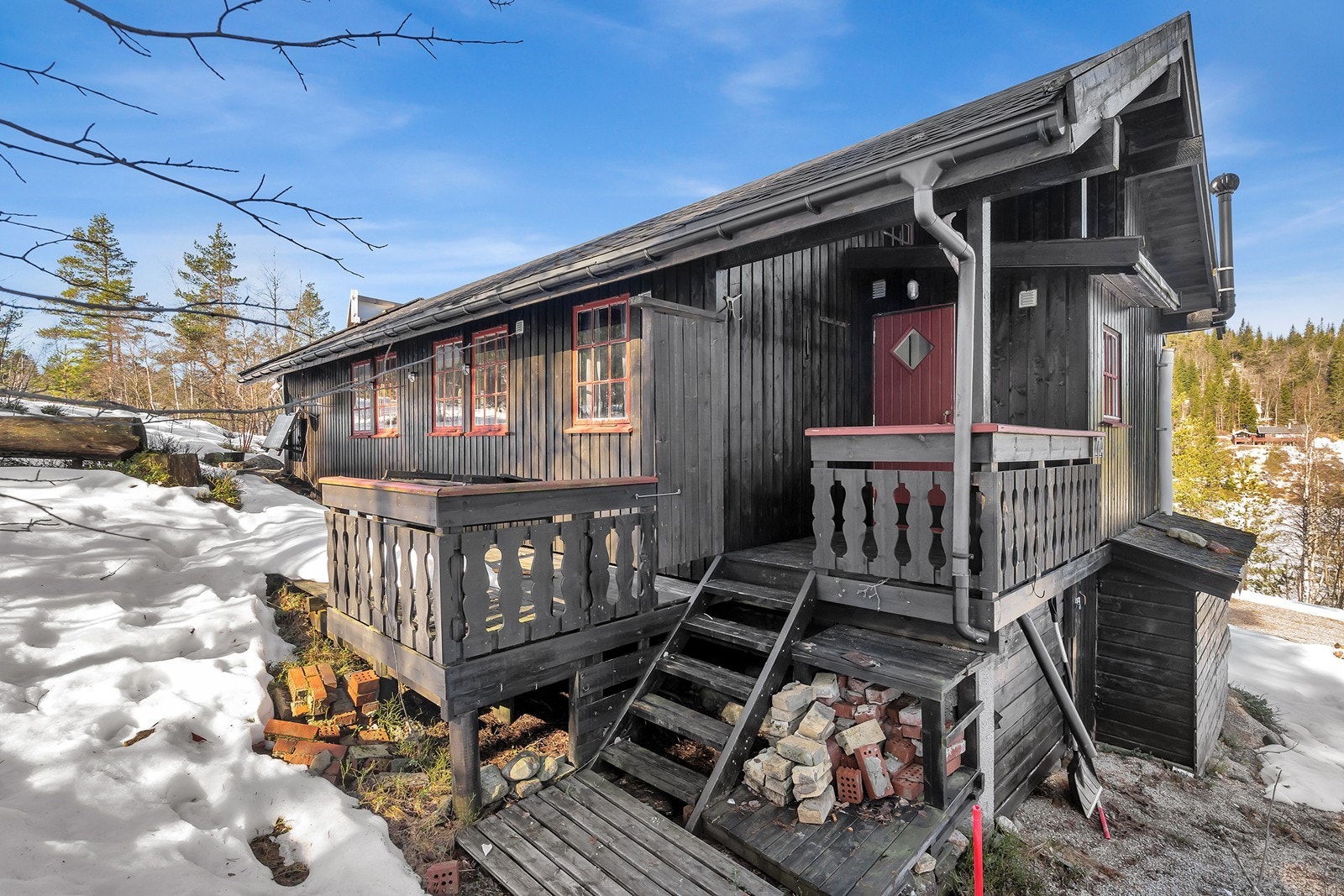 Trivelig overbygd inngangsparti Galleribilde