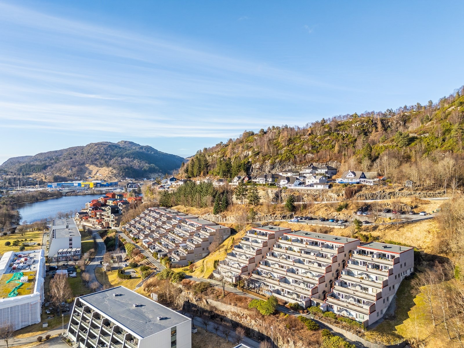Sentral og etablert område på Nyborg i Åsane - Galleribilde