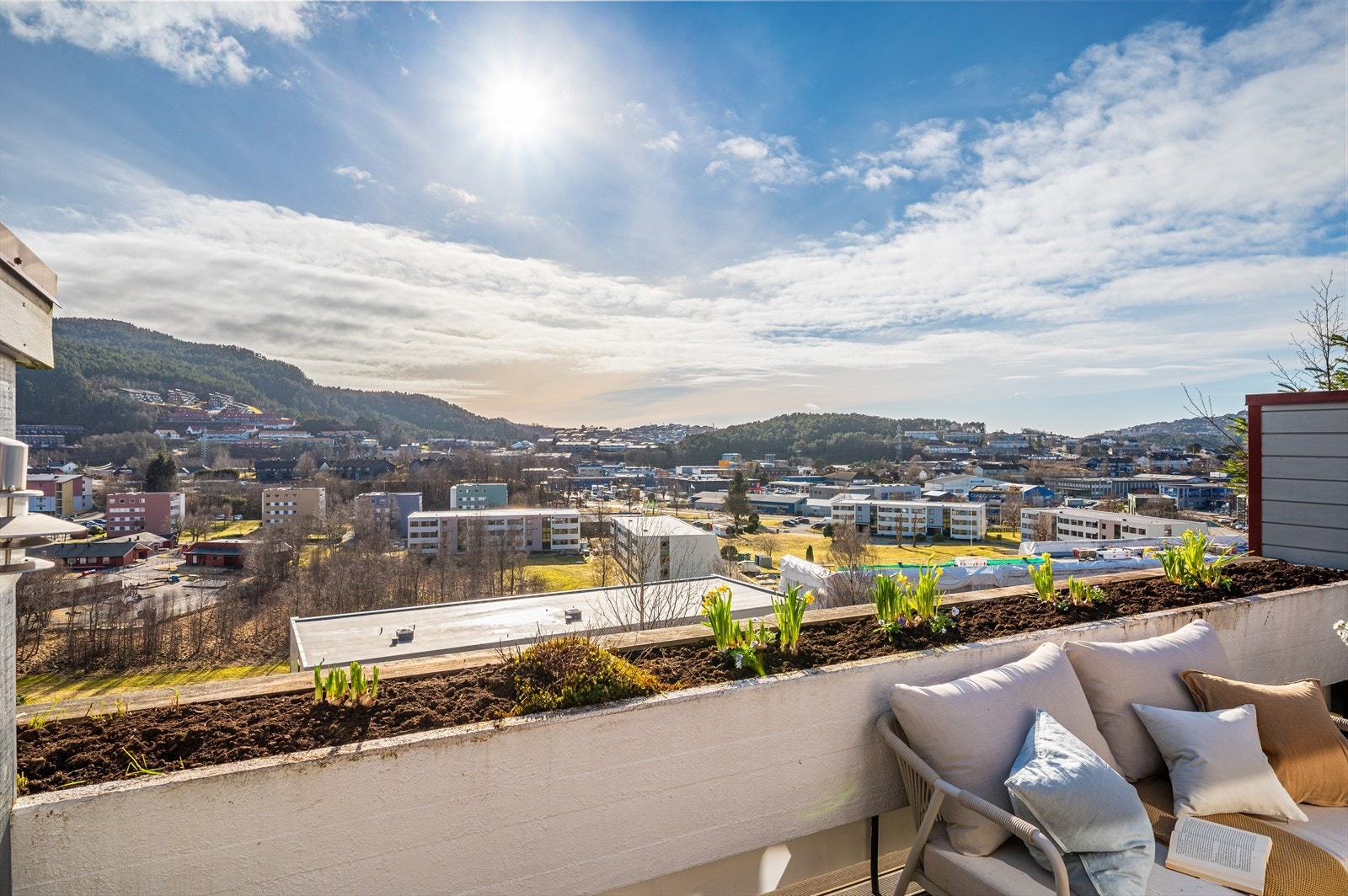 - Flotte turmuligheter i nærheten som Nonhøyden, like bak bygget - Galleribilde