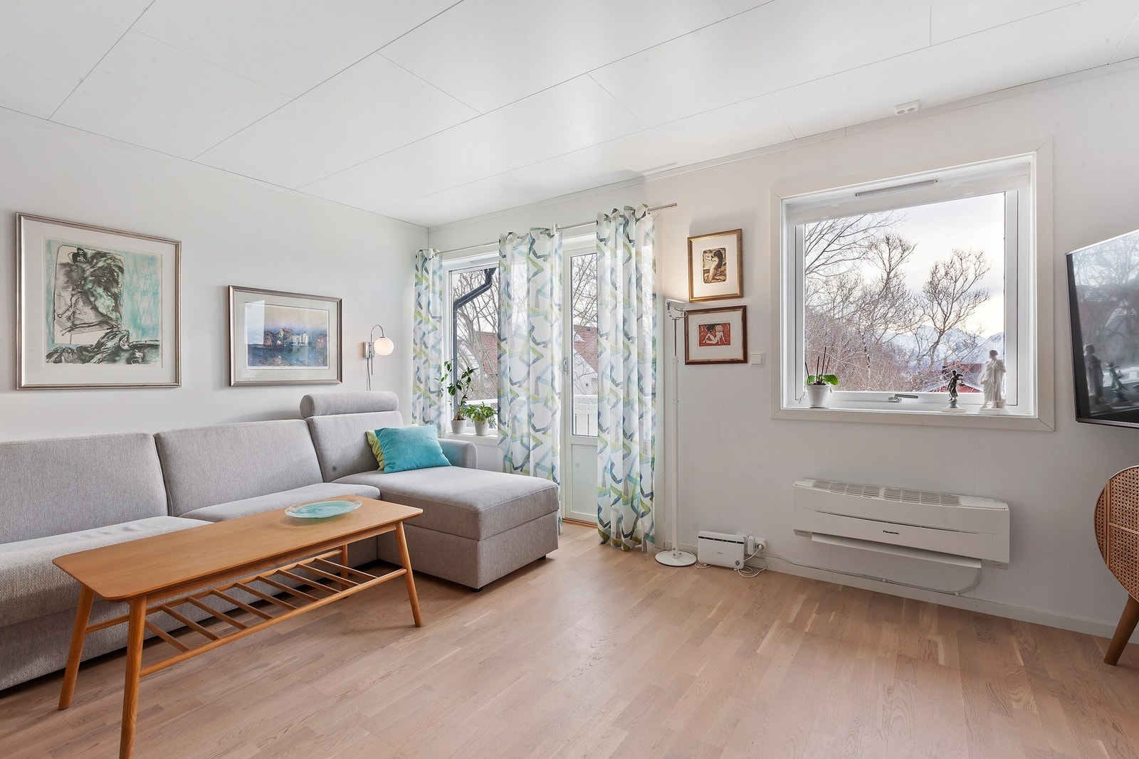 Fra stue er det adkomst til veranda. Galleribilde