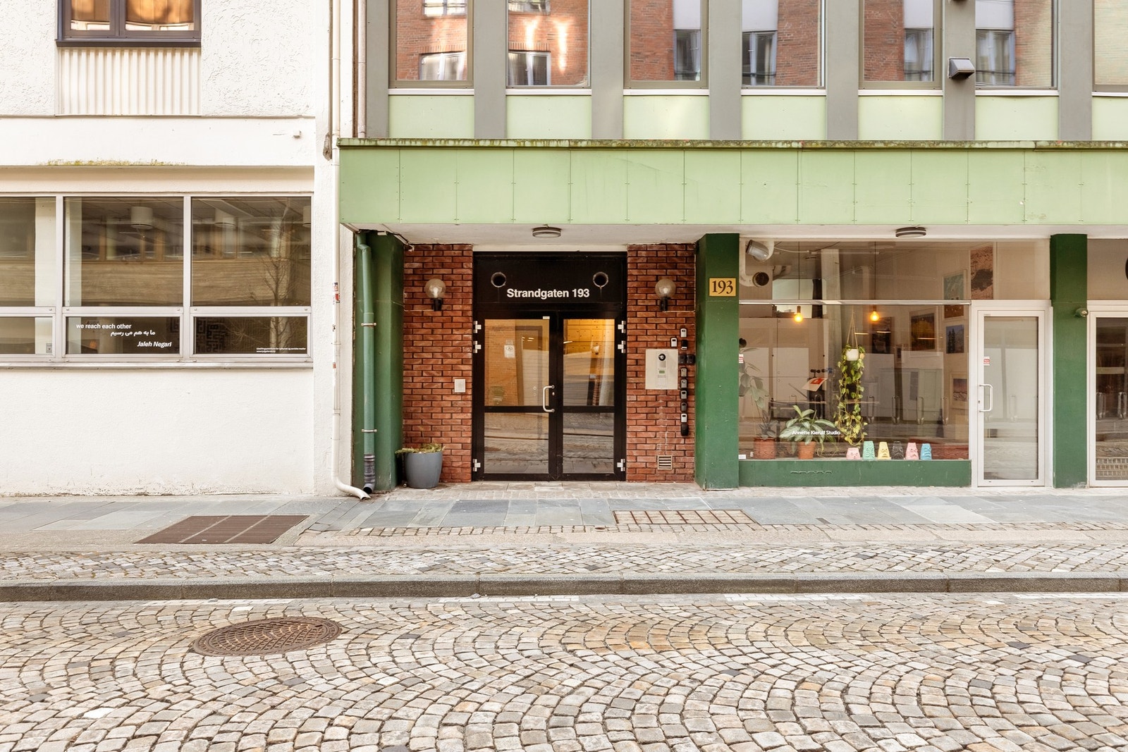 Leiligheten har en meget sentral beliggenhet i Strandgaten. Galleribilde