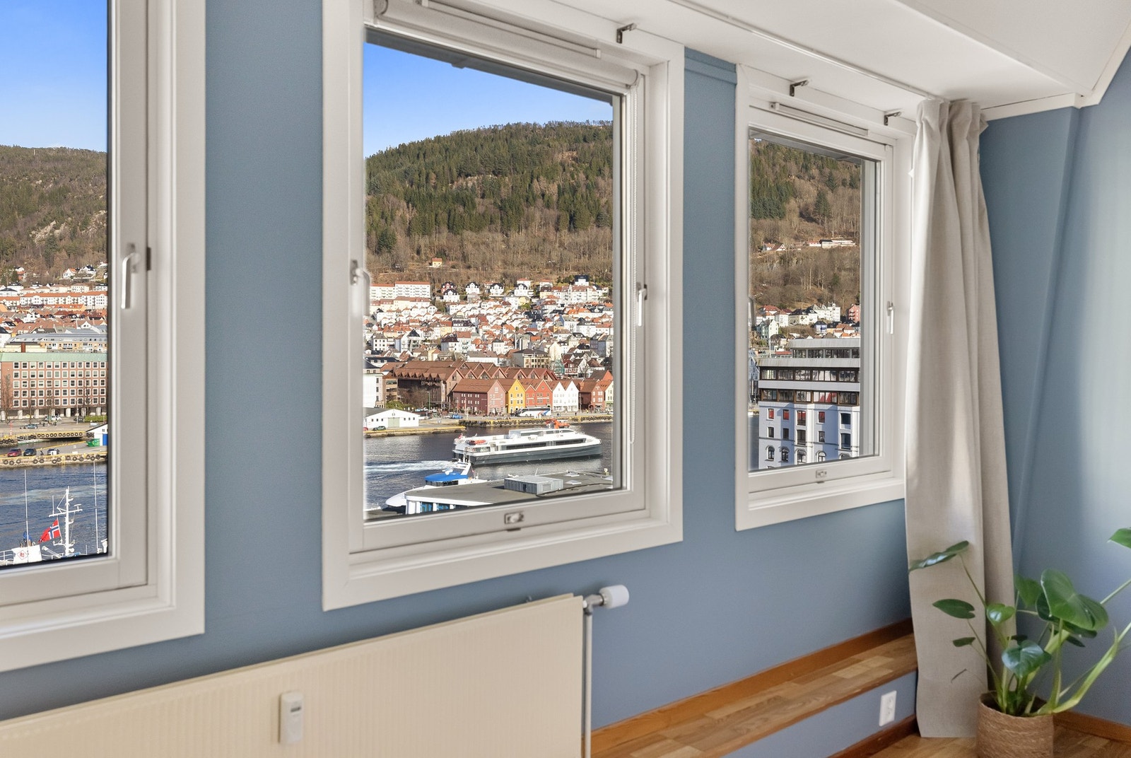 Vakker utsikt også fra soverommet. Galleribilde