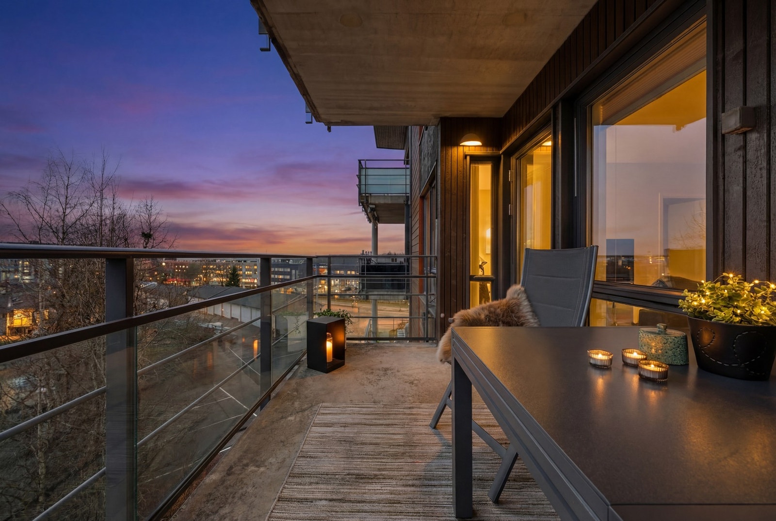 - og sommerkvelder. Galleribilde