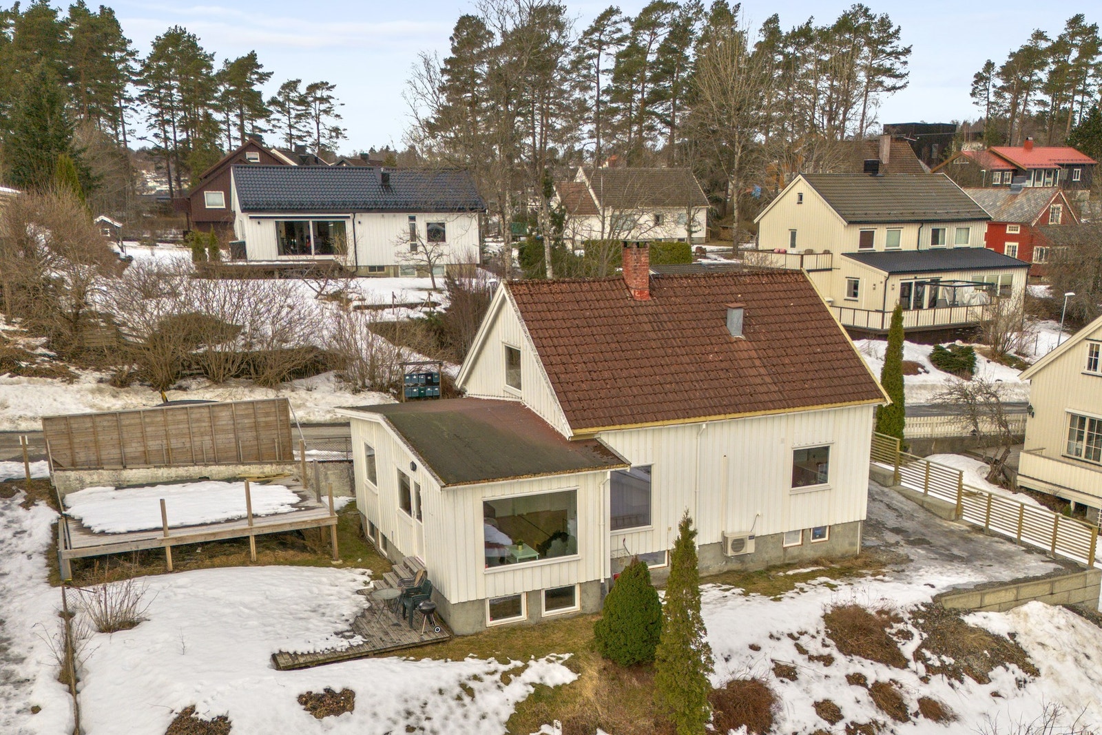 Sentralt beliggende og innholdsrik enebolig med utleiemulighet! Galleribilde