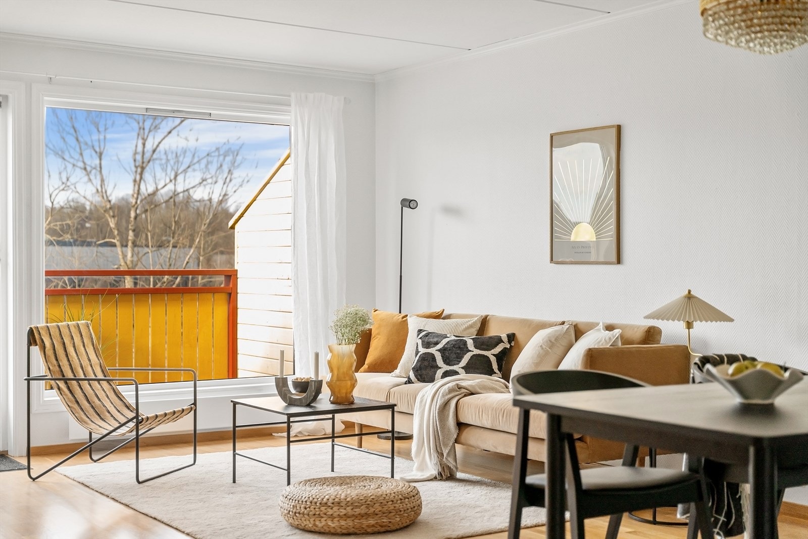 Lys og trivelig stue. Galleribilde