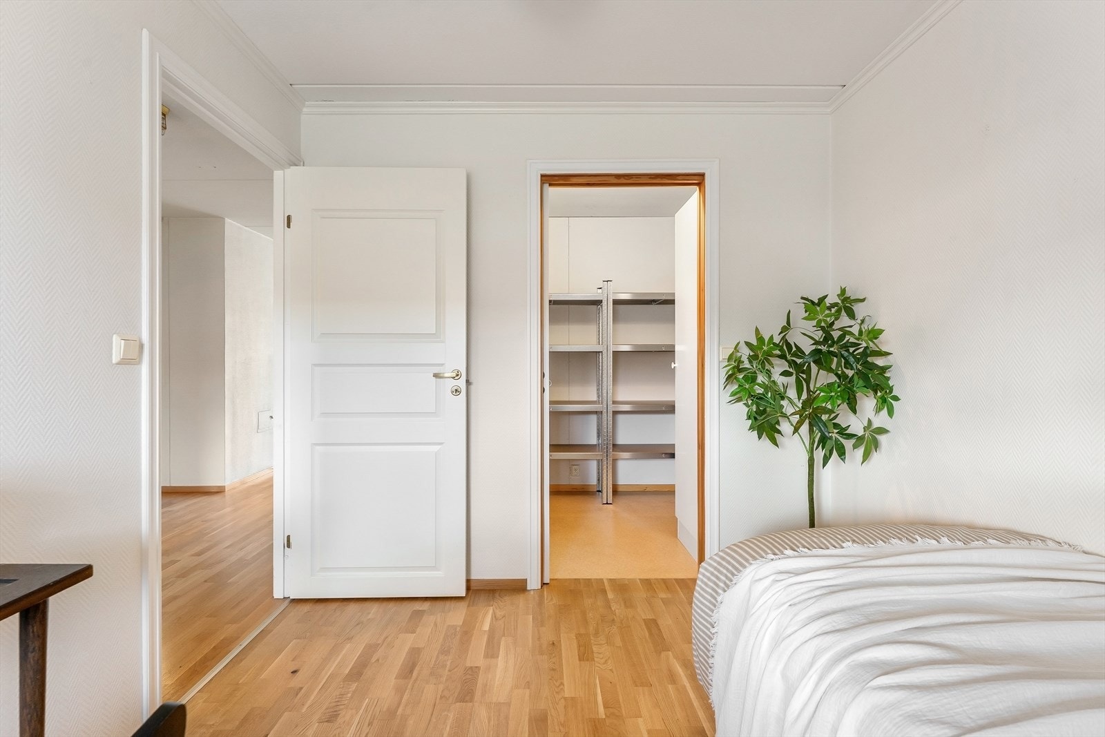 Soverom 2 har adkomst til bod med gode innredningsmuligheter. Galleribilde