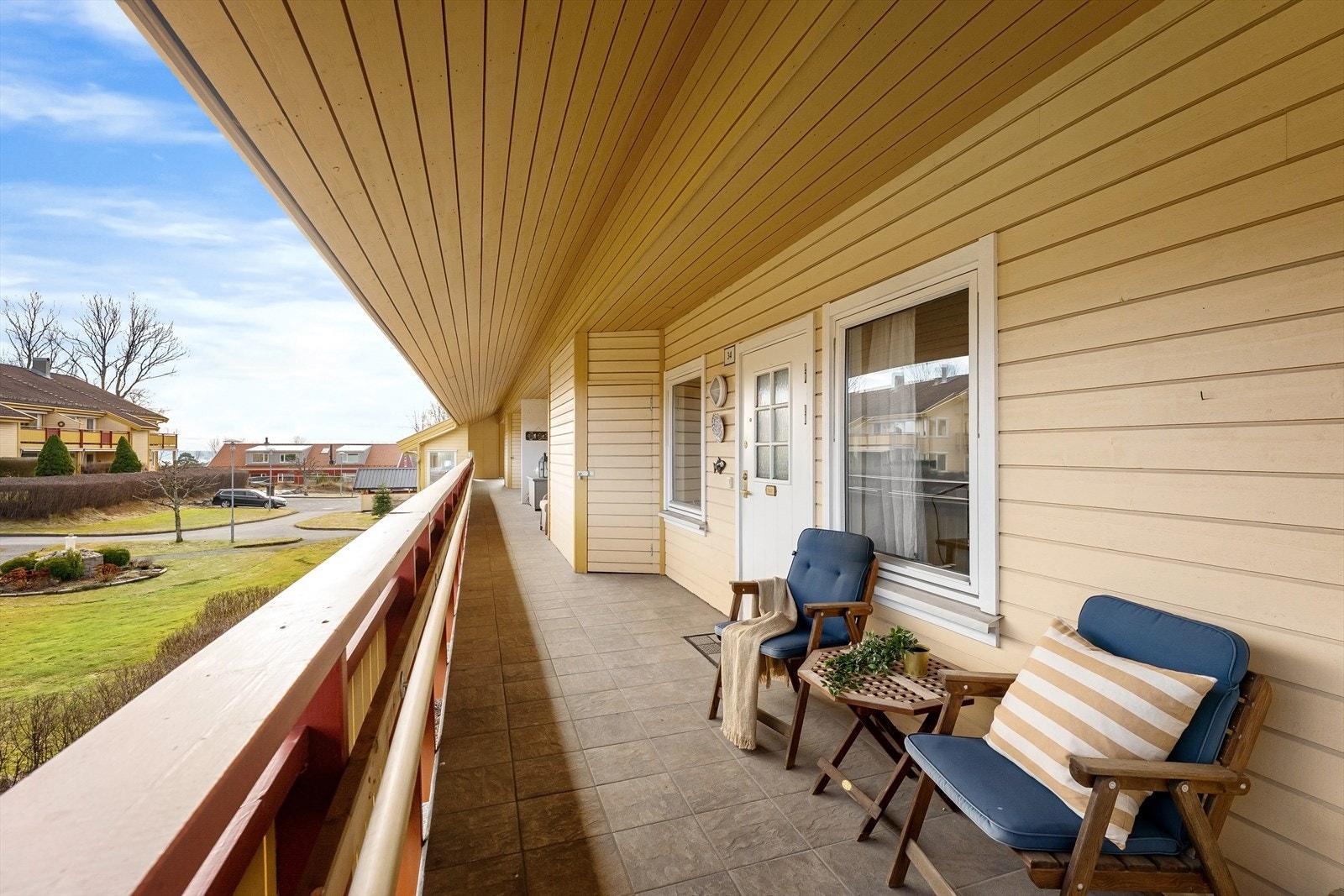 Fint utsyn mot sameiets fellesområder. Galleribilde