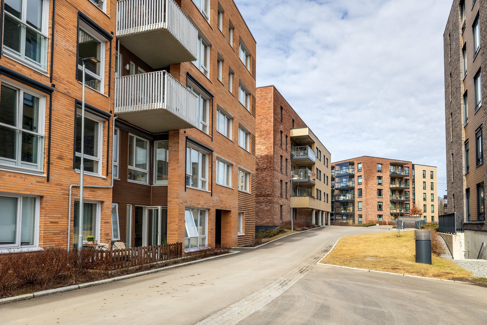 Leiligheten ligger i et meget sentralt og attraktivt boligområde med kort vei til en rekke sevicetilbud. Galleribilde