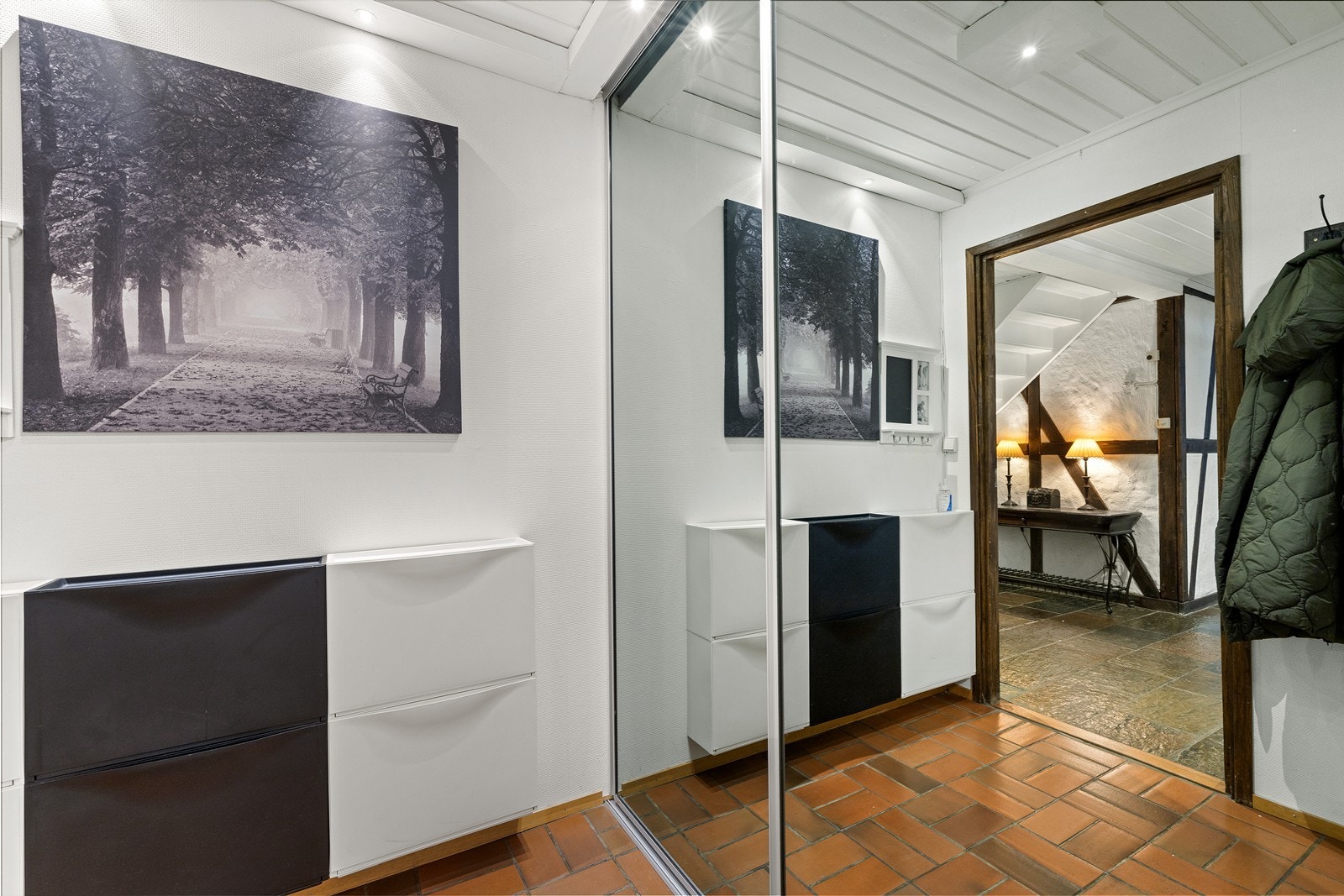 Vi beveger oss videre ned til underetasjen. Galleribilde