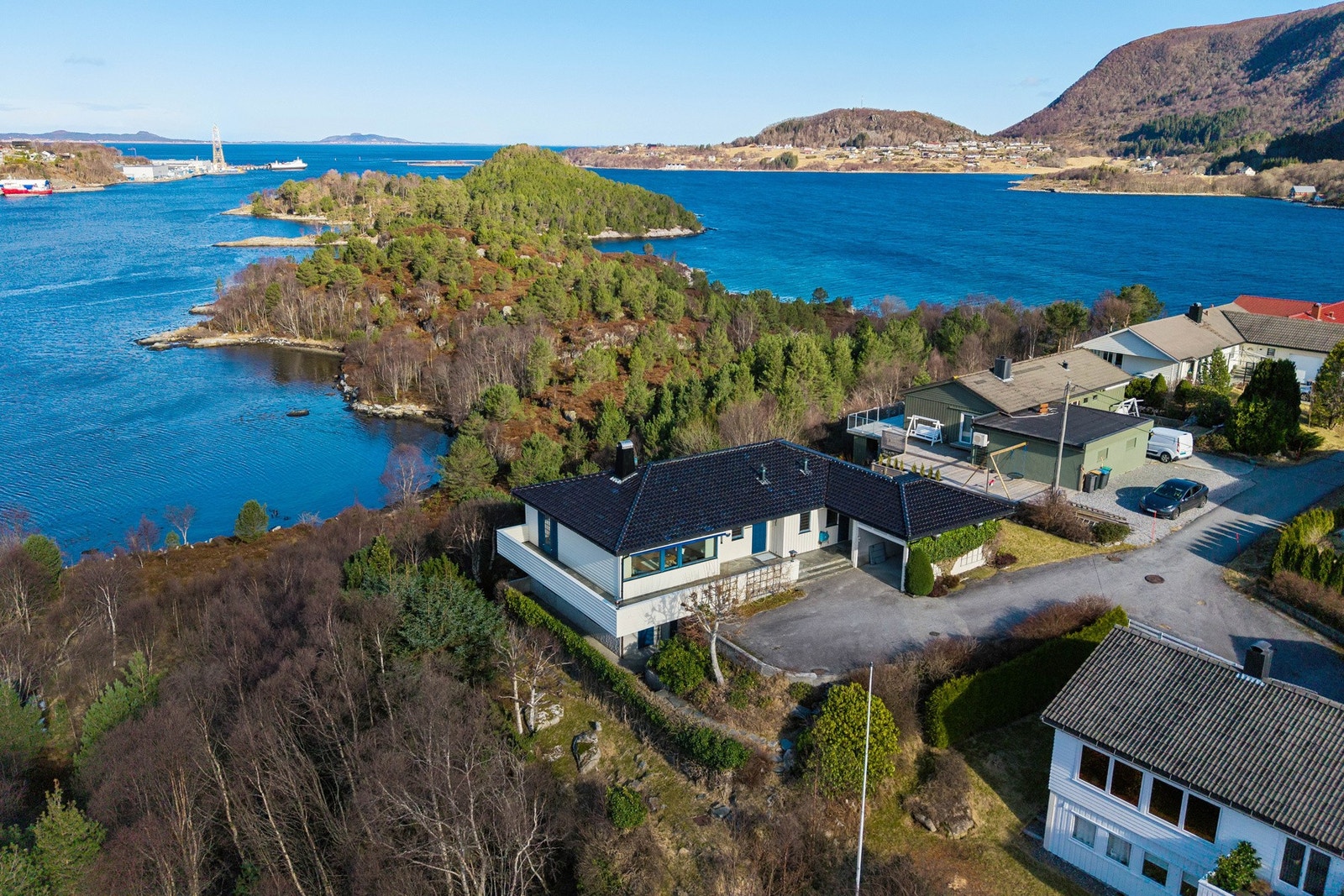 Tomten er på hele 1329 kvm. Galleribilde