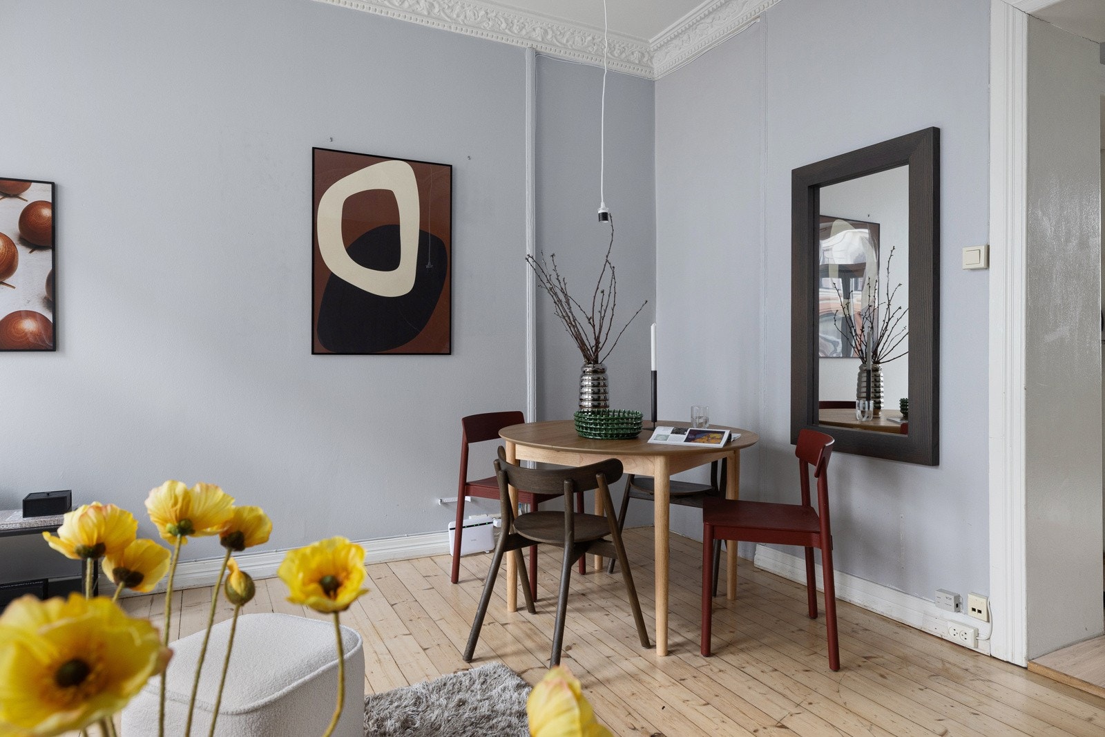 Den sjenerøse takhøyden på 3 meter bidrar til en sjarmerende og luftig atmosfære. Galleribilde