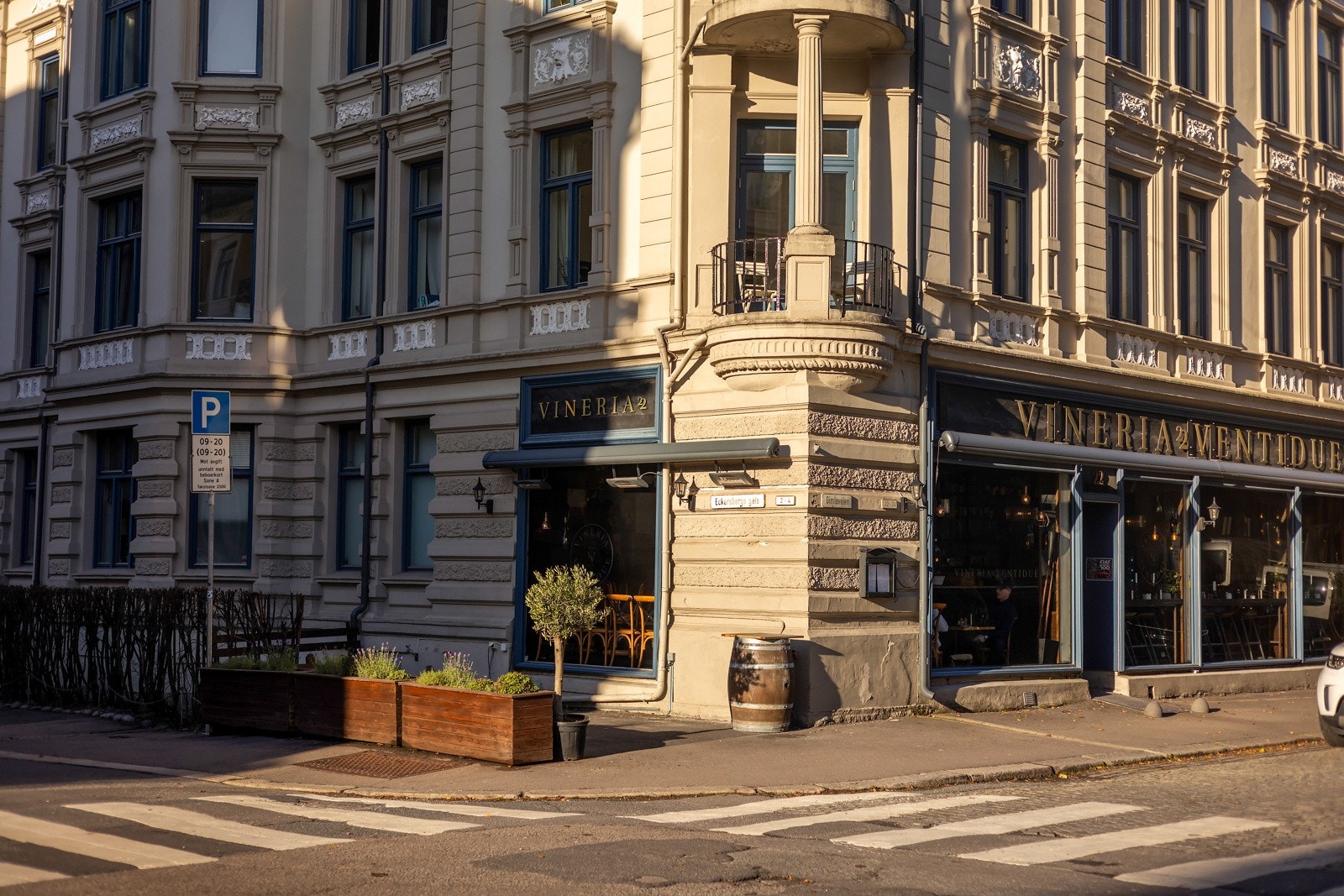 Vineria Ventidue er en autentisk italiensk restaurant i Gimleveien kun 2 min gange fra leiligheten. Galleribilde