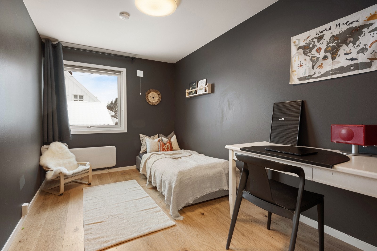 Soverom nr 3 er lik som soverom nr 2 og er av god størrelse. Galleribilde