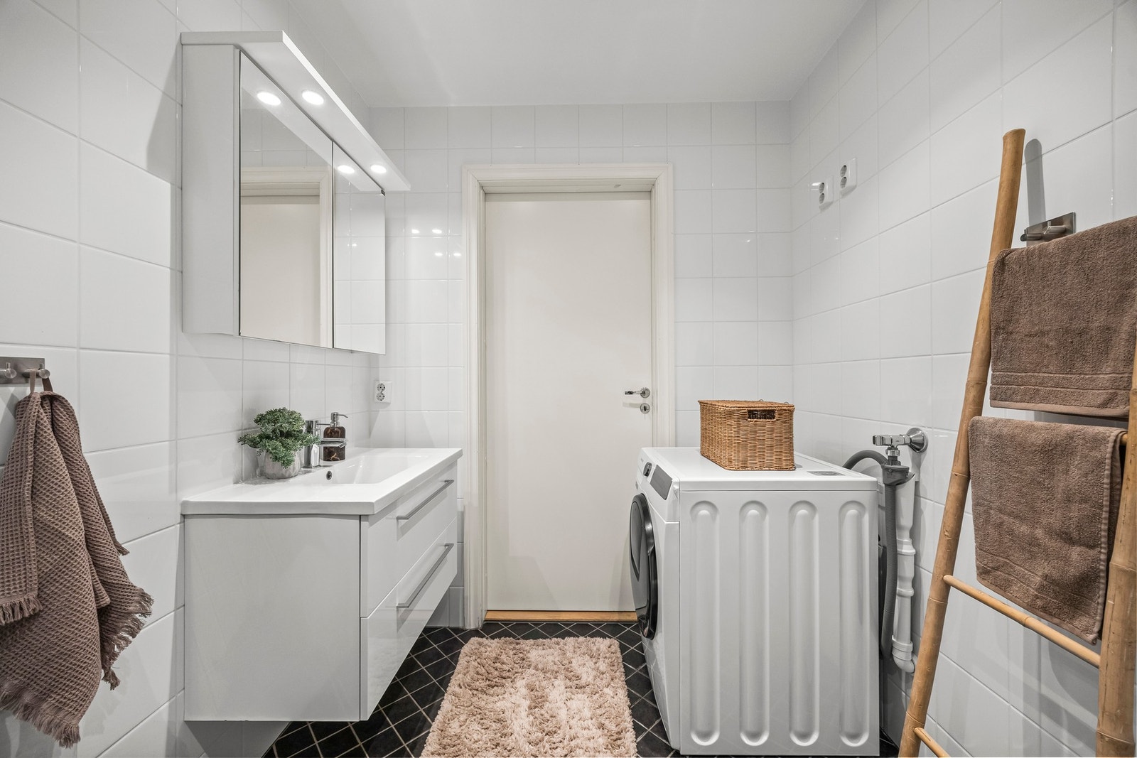 Flislagt gulv med varmekabler. Galleribilde