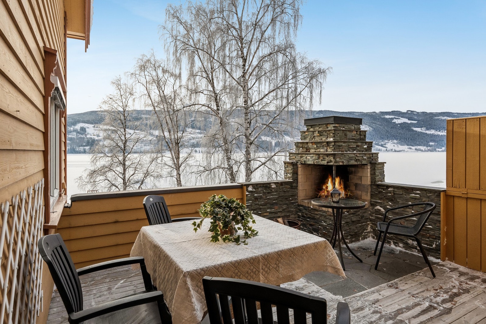 Terrasse med utepeis Galleribilde