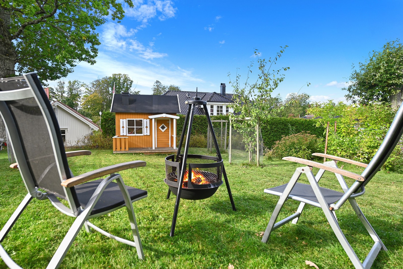 Larkollen er et etterspurt hytteområde med omtrent én times kjøring fra Oslo, kjent for sin landlige ro, grønne omgivelser og korte vei til sjøen. Galleribilde