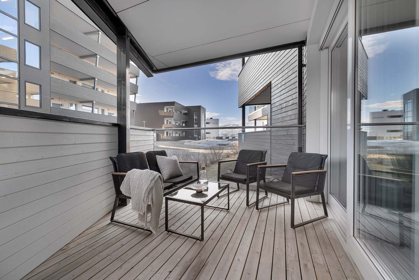 Overbygget veranda med utgang fra stue Galleribilde